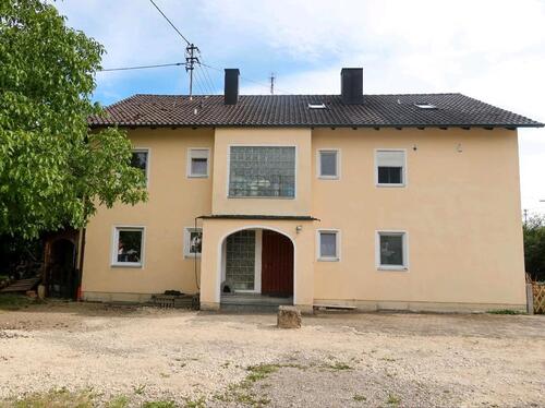 Foto - Mehrfamilienhaus m. 3 Einheiten, großem Grundstück & Nebengebäude