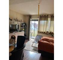 Hargesheim: Helle 3-Zimmer-Wohnung im 1. Obergeschoss mit Balkon und Stellplatz