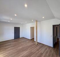 Attraktiv & praktisch: 2-R-Whg im DG mit Wärmepumpe und separatem Hauswirtschaftsraum - Waldenburg