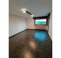 Wohlfühlwohnung mit Balkon und traumhaftem Ausblick ins Grüne - Köngen