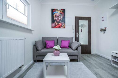 Foto - Voll-Möblierte 2 Zimmer Wohn., 16m² Terrasse, U-Bahn in der Nähe