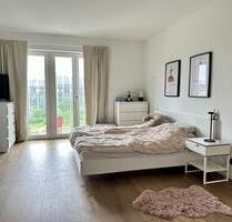 Großzügige 3 Zimmer Wohnung mit 2 Balkonen und Einbauküche! Aufzug direkt bis in die Wohnung - Düsseldorf Stadtbezirk 2