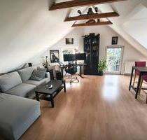 Helle Dachgeschoss Wohnung in Zentraler Lage - Varel