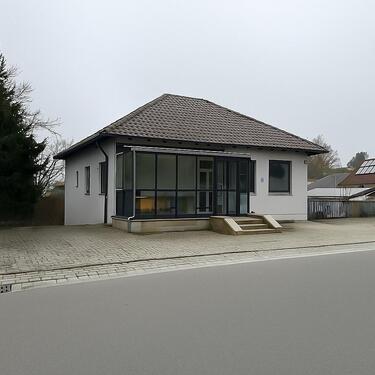 Foto - Monteurunterkunft in Wildenberg - 7 Schlafzimmer und zahlreiche Parkplätze direkt am Haus