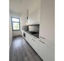 Neu! Geräumige 3-Zimmer-Wohnung mit Balkon, Tageslichtbad mit Wanne & Dusche in zentraler Lage - Leipzig Ost