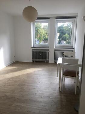 Foto - Süsse, kl. Studentenbude! 2-Zi., EBK, Balkon, Badewanne, zentral