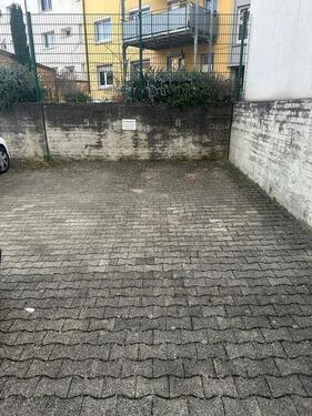 Foto - Parkplatz Für Mieten - 70,00&nbsp;EUR Miete,