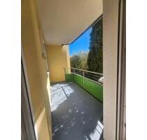 schöne 3-Zi.Whg.m.EBK. Überdachter Balkon.Sehr Ruhig .WG-geeignet - Regensburg Ganghofersiedlung