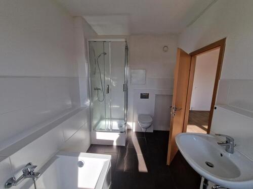 Foto - **JETZT EINZIEHEN**3-Zimmer-Wohnung Tageslichtbad mit Wanne+DuscheBalkon ab sofort