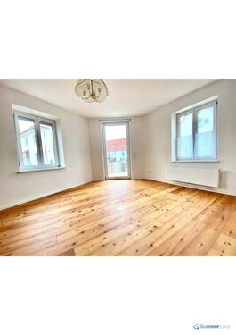 Foto - Superschöne sehr helle 2-Zimmer-Wohnung mit riesiger Holzterrasse