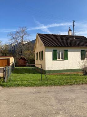 Foto - Haus mit idyllischem Grundstück