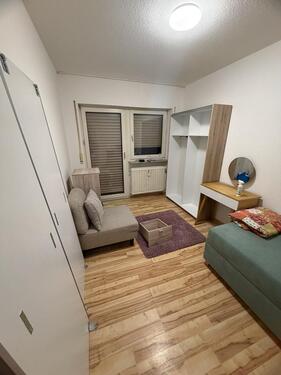 Foto - 2er- bis 3er- WG Neugründung - 545,00&nbsp;EUR Kaltmiete, ca.&nbsp; 100,00&nbsp;m&sup2;