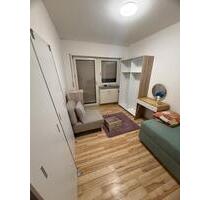 2er- bis 3er- WG Neugründung - 545,00&nbsp;EUR Kaltmiete, ca.&nbsp; 100,00&nbsp;m&sup2; in Karlsruhe (PLZ: 76133)