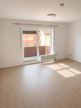 Foto - Helle & frisch renovierte 1-Zimmer-Wohnung mit Balkon und Tiefgarage