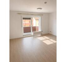 Helle & frisch renovierte 1-Zimmer-Wohnung mit Balkon und Tiefgarage - Gernsbach