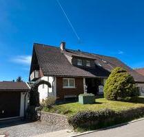 Gepflegtes Einfamilienhaus mit heller, separater Anliegerwohnung - Friedenweiler