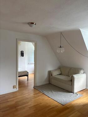 Foto - Helle & gut geschnittene DG-Wohnung nahe Wandsbek Markt