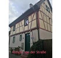 Zentral gelegene charmante Altstadtwohnung (halbes Haus) - Oberursel (Taunus)