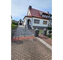 Doppelhaushälfte, Haus mit Garagen und Garten zu verkaufen, TOP! - Weißenfels