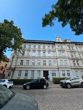 Foto - Attraktive 2-Zimmer-Dachgeschosswohnung mit Balkon und Einbauküche