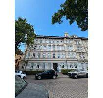 Attraktive 2-Zimmer-Dachgeschosswohnung mit Balkon und Einbauküche - Magdeburg Leipziger Straße