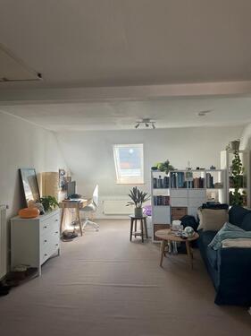 Foto - Helle 1-Zimmer-Dachgeschosswohnung