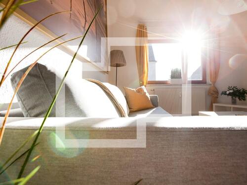 Foto - *Ab 15.12.2025 - Renovierte 4 Zimmer in der 2. Etage & 2 NKM geschenkt*
