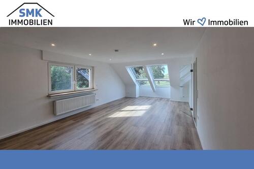 Foto - Wie aus dem Ei gepellt: Dachgeschosswohnung mit Einbauküche und extravaganten Veluxfenstern!
