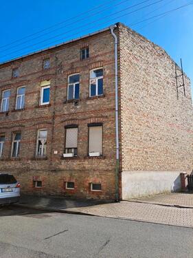 Foto - Mehrfamilienhaus mit 4 Wohneinheiten - Sanierungsbedürftig