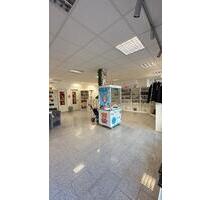 Kiosk Shop zentral - 100,00&nbsp;EUR Kaltmiete, ca.&nbsp; 85,00&nbsp;m&sup2; in Bürstadt (PLZ: 68642)