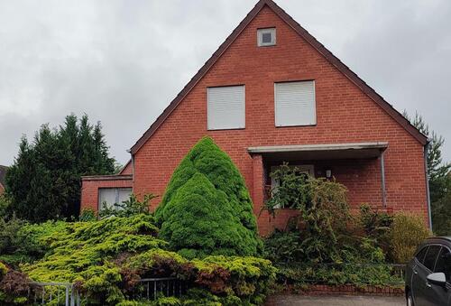 Foto - Einfamilienhaus mit Garage in Munster-Breloh, sanierungsbedürftig