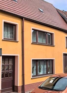 Foto - Haus mit Hof und Stellplatz zu vermieten