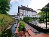 Foto - Großzügiges Zweifamilienhaus mit Einliegerwohnung & Traumgarten i