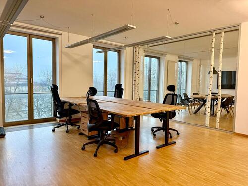 Foto - Arbeitsplatz im kreativen „LEVL 4 Startups“ - Mitten in Bremen