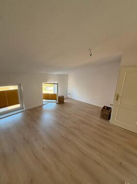 Foto - Eigenes, möbliertes Zimmer & Bad in 100m2 Wohnung