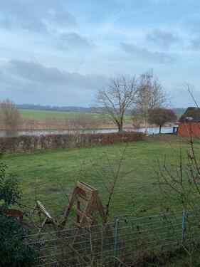 Foto - Ein freistehendes Haus (renovierungsbedürftig)