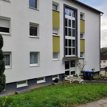 Foto - ab 15.11.25: renovierte, helle, gut geschnittene 2ZKB Wohnung mit Balkon & Keller (Whg 8)