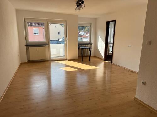Foto - Sonniges Single Wohnung Stellplatz Balkon möbliert