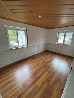 Foto - 3 Zimmer Wohnung ab 01.12.2025 - 600,00 EUR Kaltmiete,