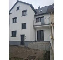 Sehr zentral ! MFH + Bauplatz mit Baugenehmigung.Ohne Provision - Sulzbach (Taunus)