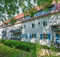 Schöne 2 Raum Wohnung in Ruhiger Lage zuzüglich eines Stellplatzes ab Juni zu vermieten! Der Stellplatz ist separat anzumieten! - Dresden Prohlis