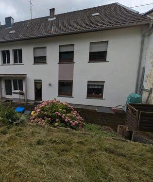 Foto - gepflegte Doppelhaushälfte mit 2 Garagen