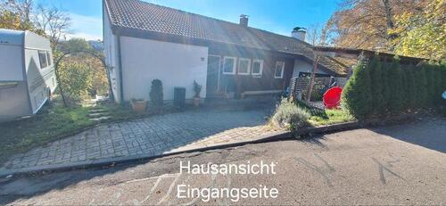 Foto - Freistehendes Einfamilienhaus in Bad Urach Sirchingen
