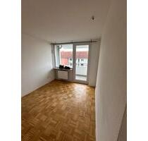 1 12 Zimmer Wohnung saniert mit Balkon sehr ruhig ANFRAGESTOP - Kronshagen
