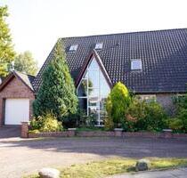 Exklusives Wohnen mit parkähnlichem Grundstück! - Esens