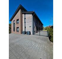 Moderne Reihenwohnung mit Terrasse! 3 ZKB, Gäste-WC und EBK! PKW-Stellplatz! - Löningen