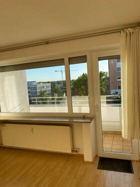 Foto - Helle 3-Zimmerwohnung mit Aussicht in München- Feldmoching