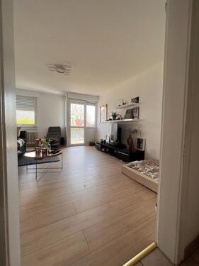 Foto - Moderne & lichtvolle Whg: 3 Z., Bad, EBK, Keller, Balkon, Garten