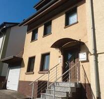 Kernsanierte Doppelhaushälfte mit Burgblick - Provisionsfrei - Neckargemünd