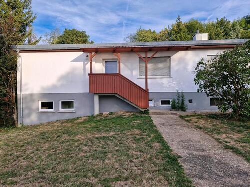 Foto - 8 Zimmer Bauernhaus, Landhaus zum Kaufen in Hohenroth